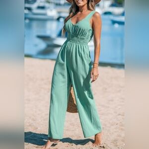 Cupshe Seafoam Green V-Neck Wide-Leg Jumpsuit